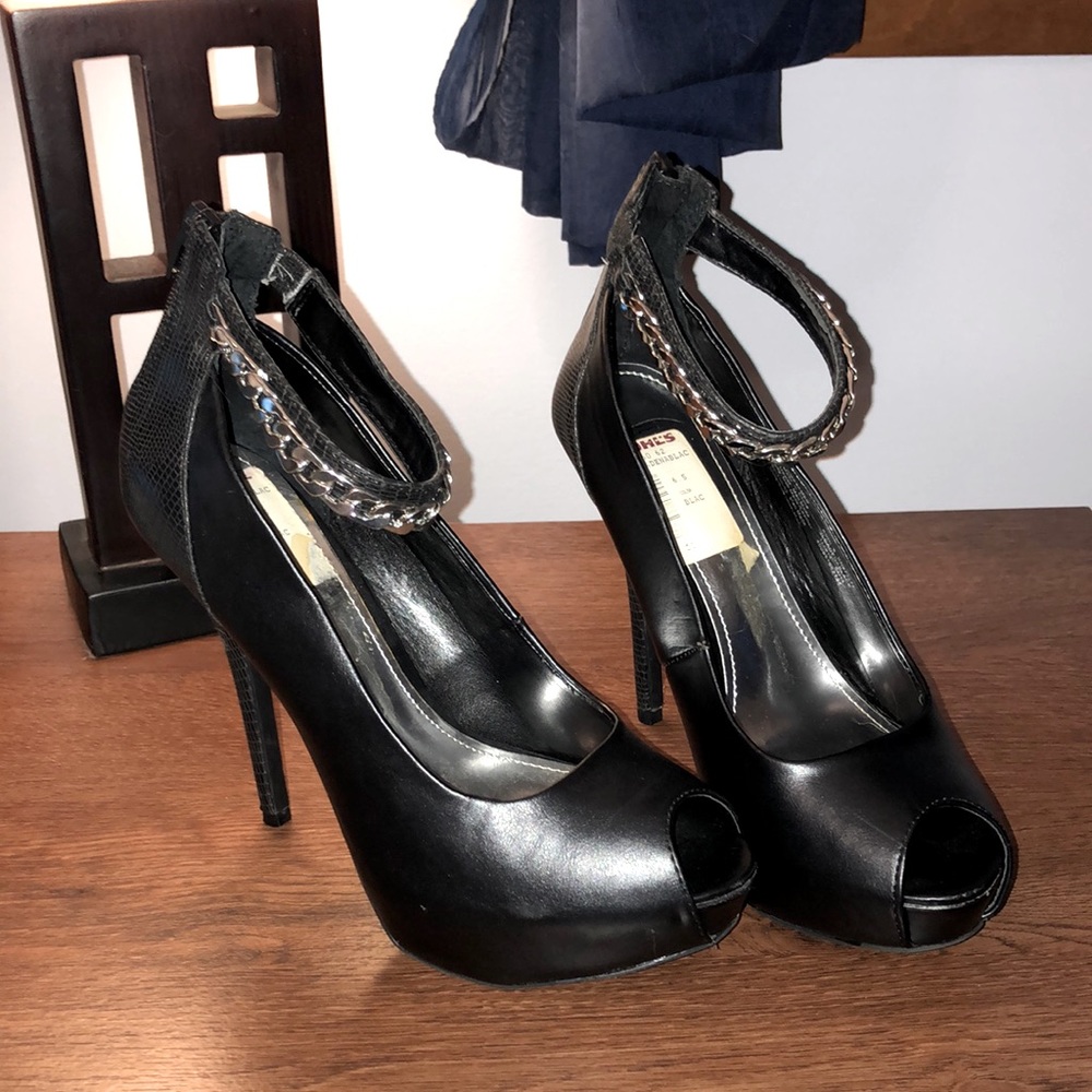 Jennifer Lopez - Black Cadena Heels - 6.5